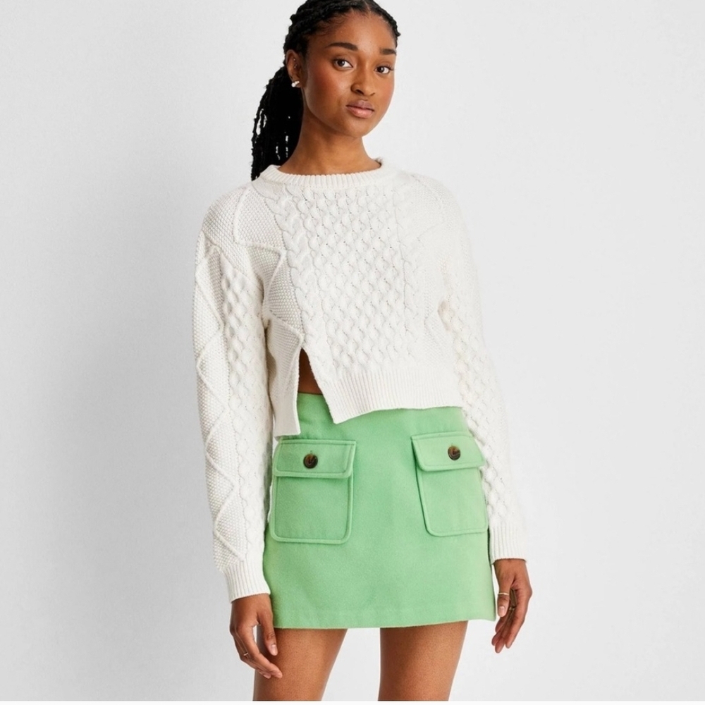 NWOT Cable Knit Cropped Sweater